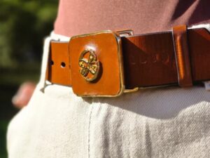 Como Cuidar de Cinto de Couro Feminino